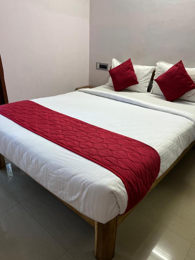 Tulip Villa 3Bhk 2Bhk And 1Bhk Located Near Chunnambar Boat House And Paradise Beach Pūrnānkuppam Екстериор снимка