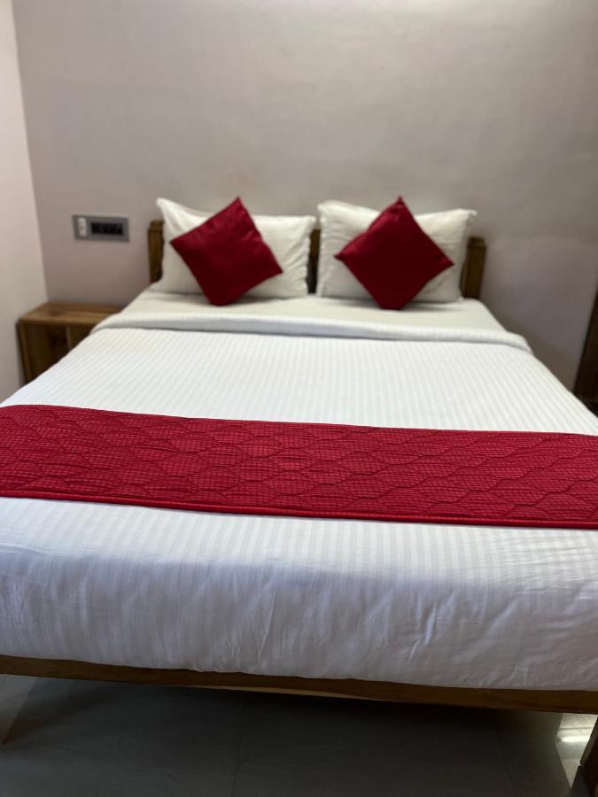 Tulip Villa 3Bhk 2Bhk And 1Bhk Located Near Chunnambar Boat House And Paradise Beach Pūrnānkuppam Екстериор снимка
